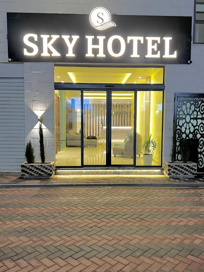 Sky Hotel Aqaba Esterno foto