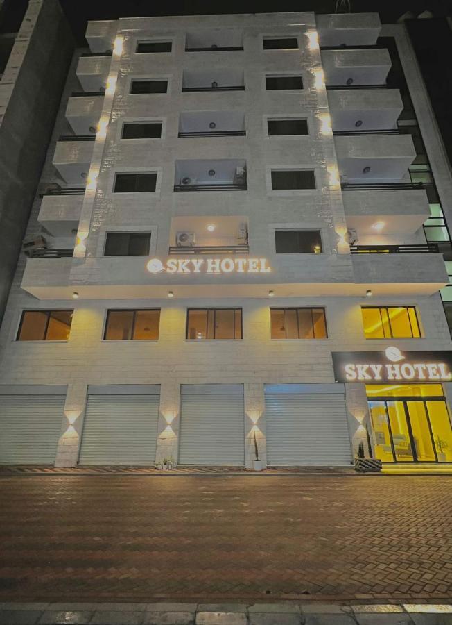 Sky Hotel Aqaba Esterno foto