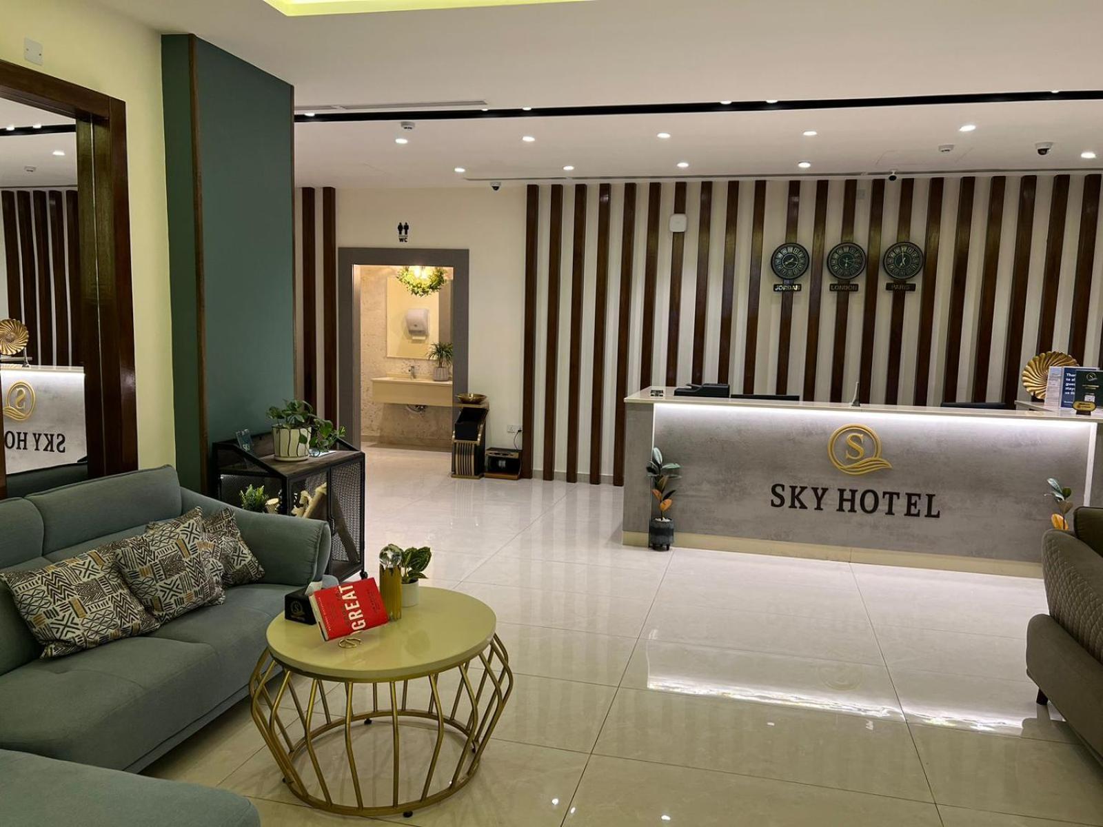 Sky Hotel Aqaba Esterno foto