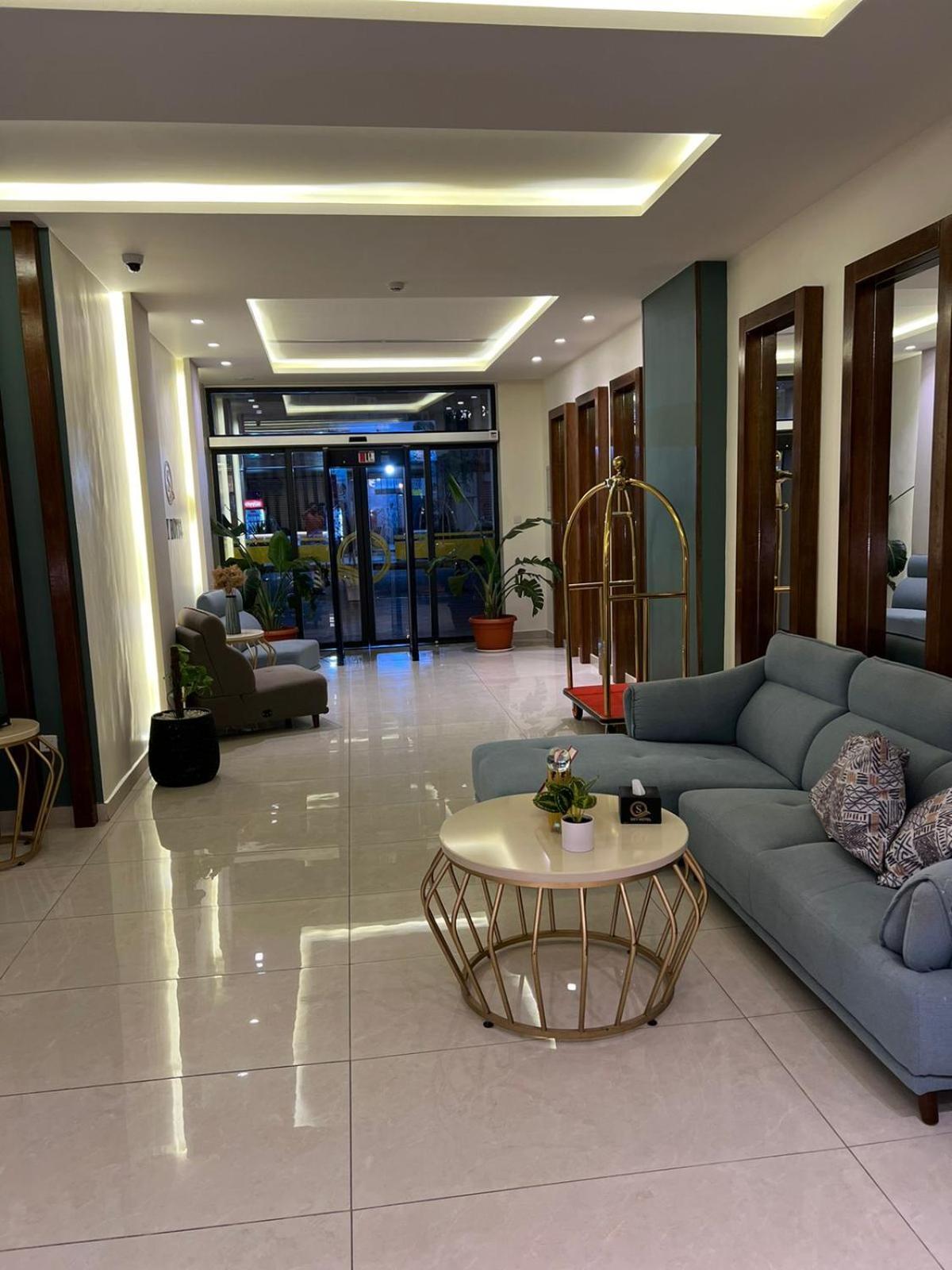 Sky Hotel Aqaba Esterno foto